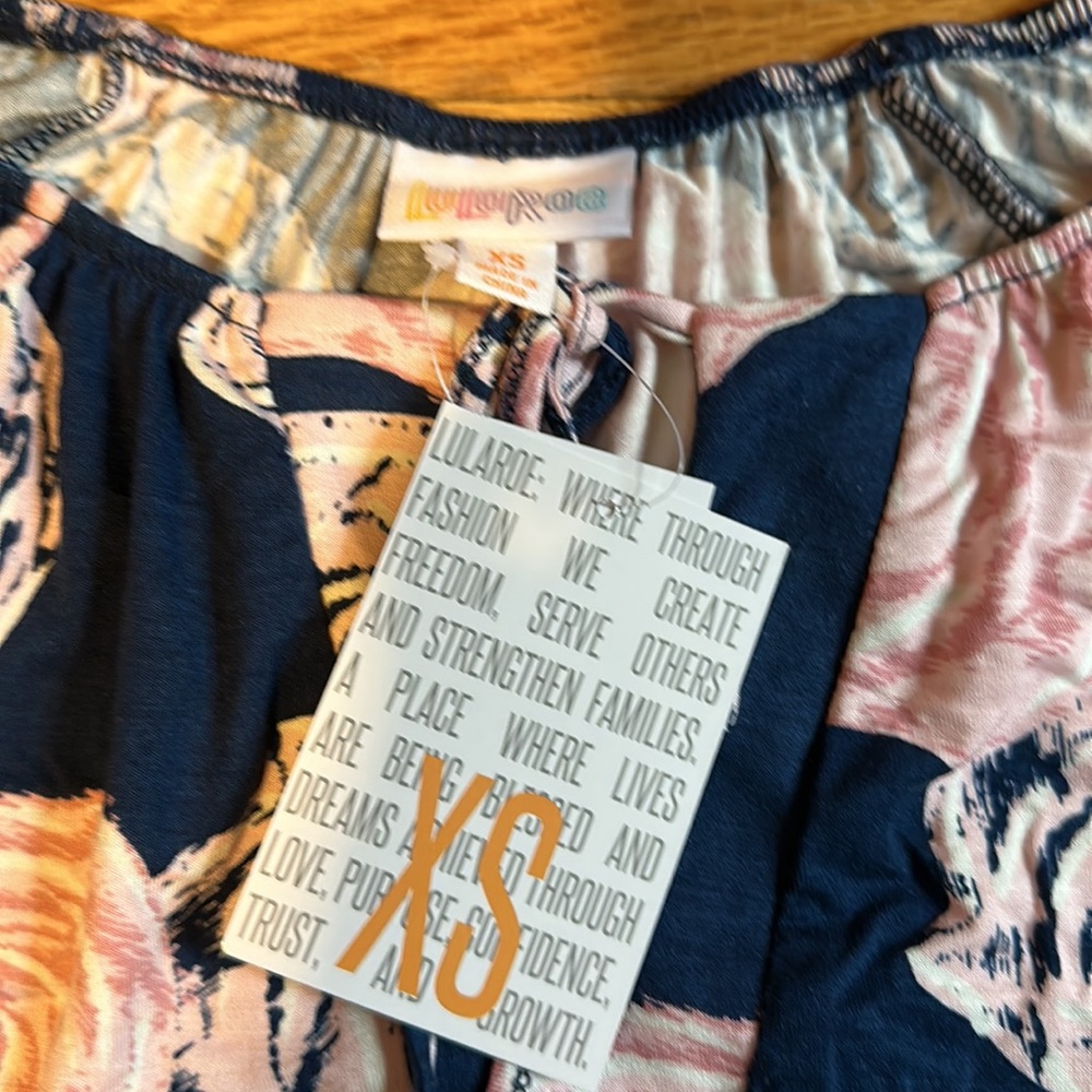 LulaRoe Debra - Picture 3 of 6